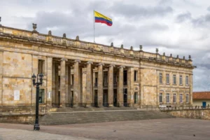 La controversia por el borrador de decreto que modificaría las reglas para la vivienda turística sigue creciendo. Opina Colombia